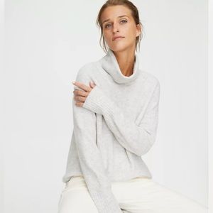 Aritzia light grey wool turtleneck size XS